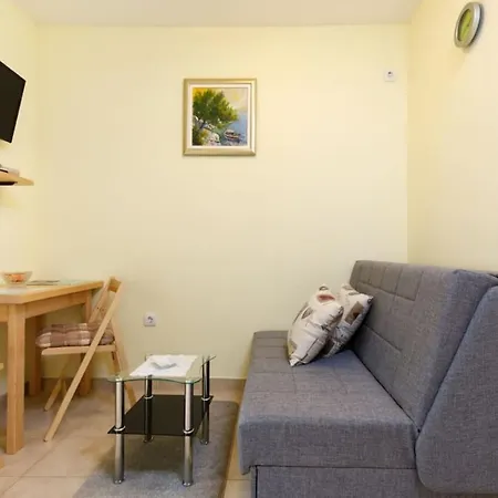 Apartment Stunning 1-Bed Apartment in Split *